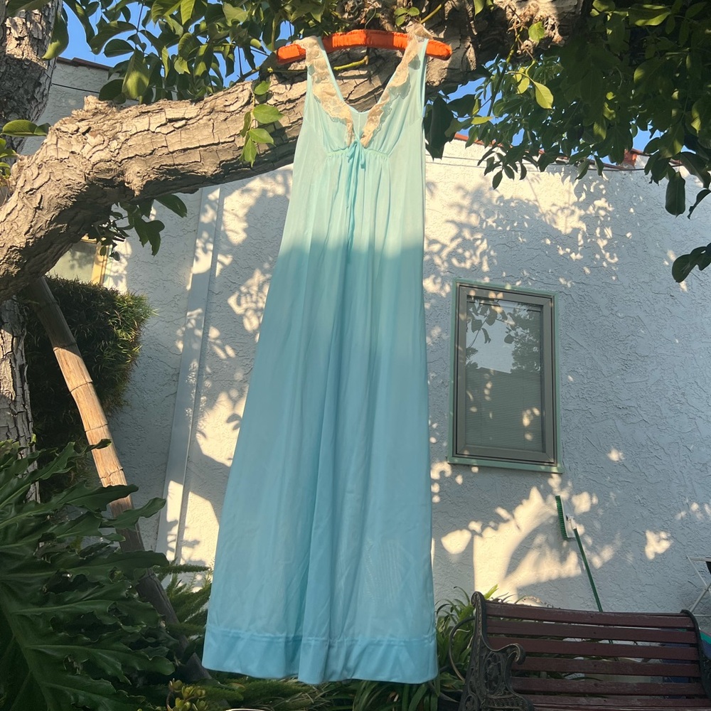 Vtg Baby Blue V-Neck Sleeveless Slip Dress with Floral Lace Neckline | Small